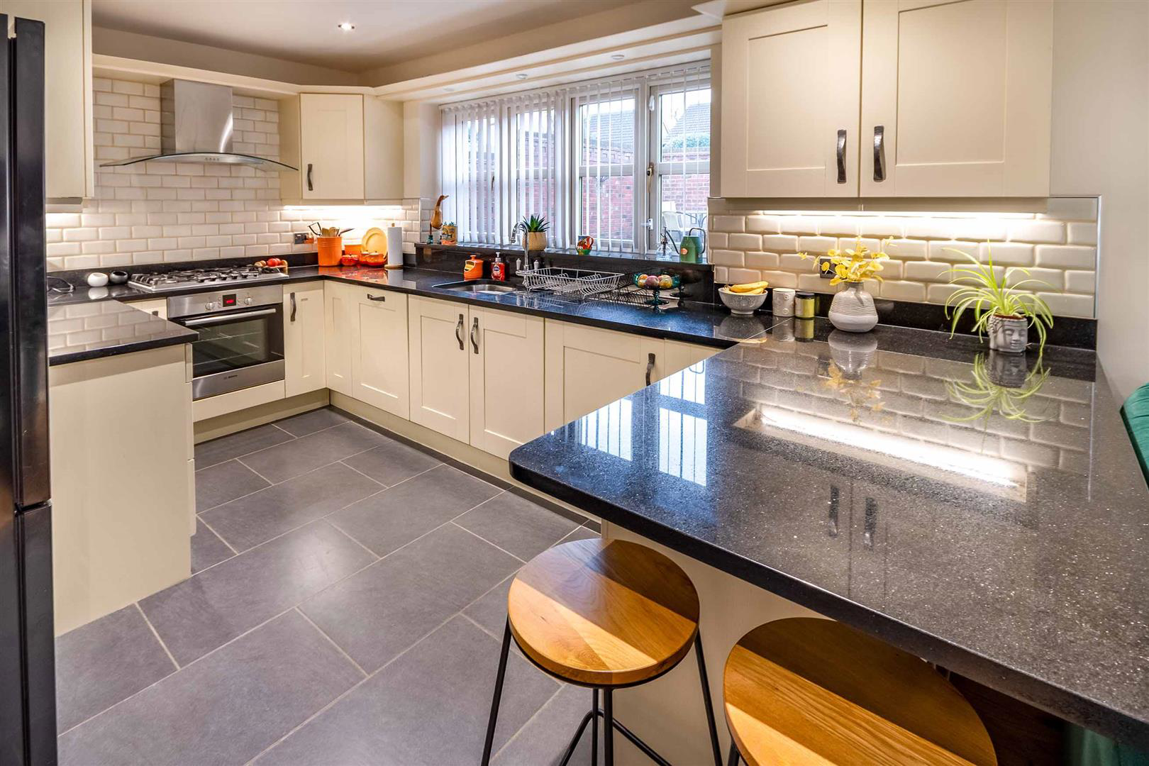 Doncaster Road, Braithwell, Rotherham, photo 4