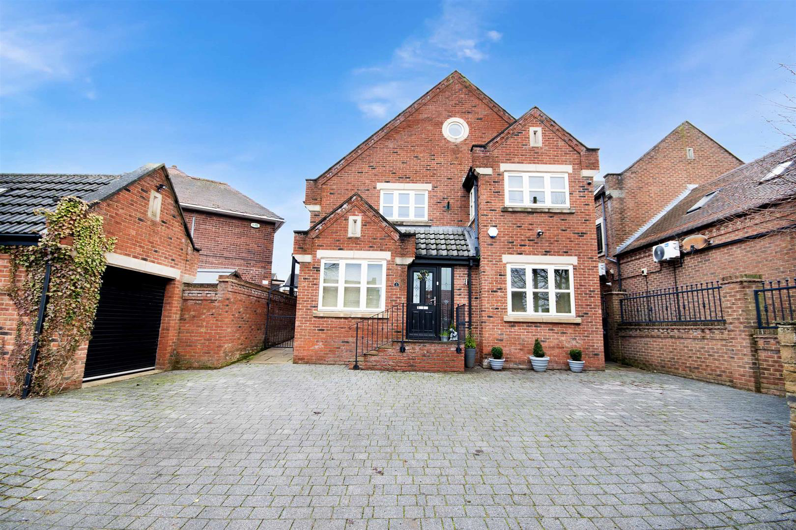 Doncaster Road, Braithwell, Rotherham, photo 28