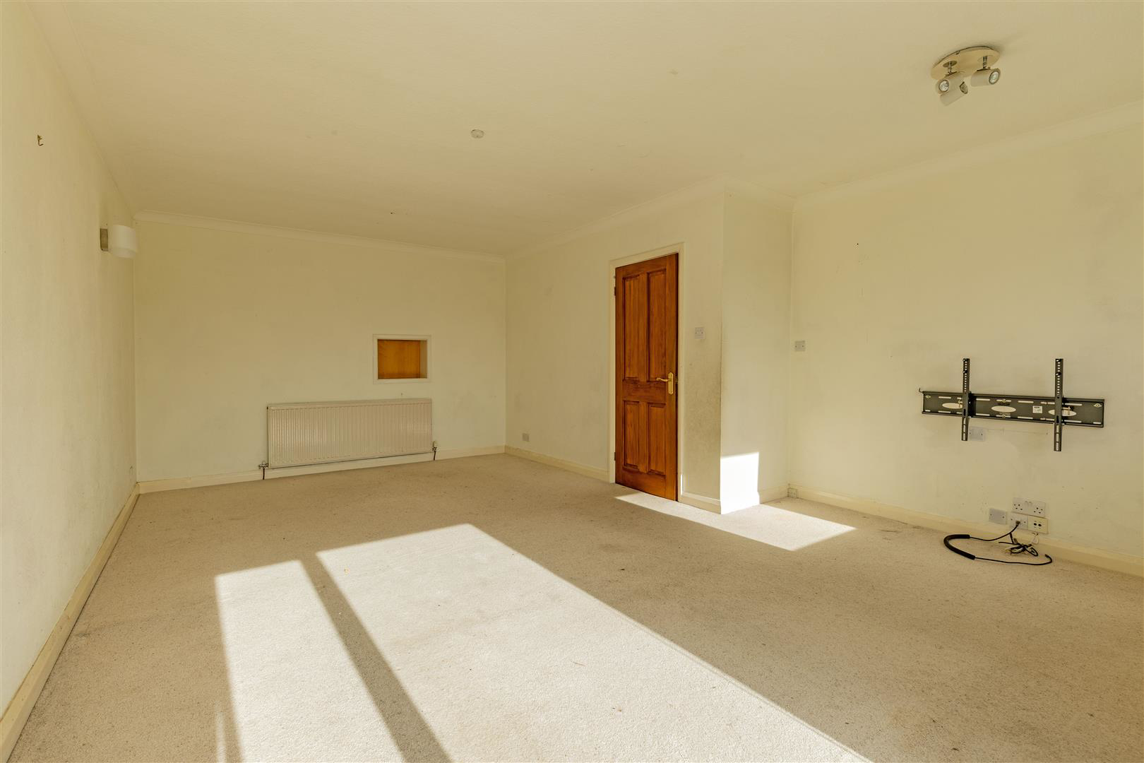 Ashopton Drive, Bamford, Hope Valley, photo 4