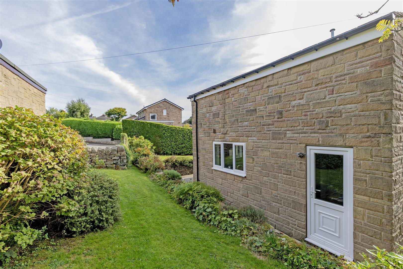 Ashopton Drive, Bamford, Hope Valley, photo 21