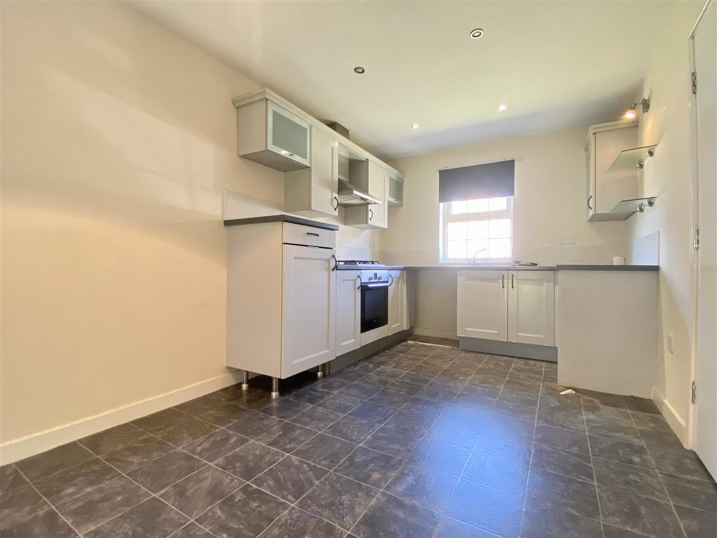 Farnley Road, Woodfield Plantation, Doncaster, photo 3