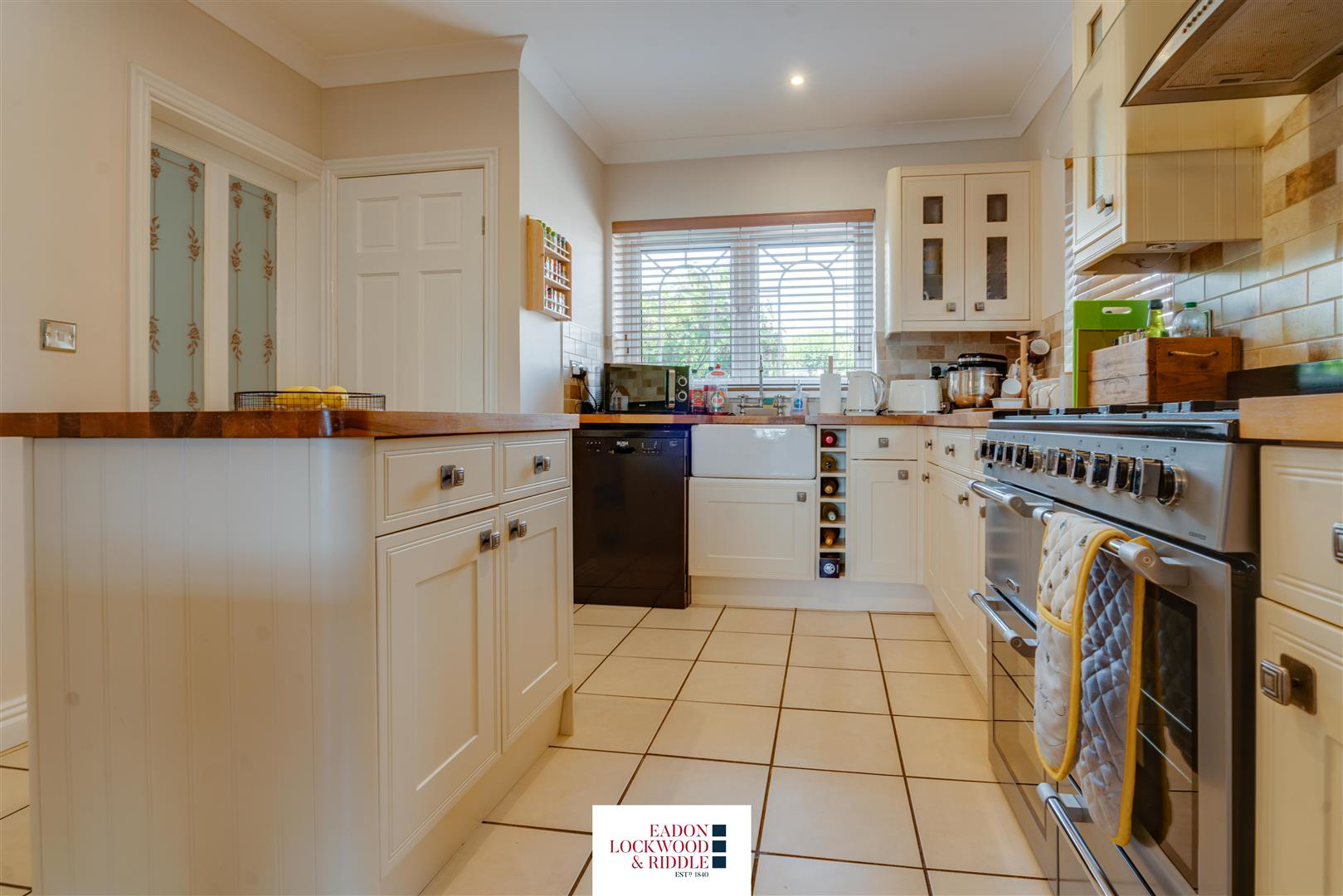Lesmond Crescent, Little Houghton, Barnsley, photo 6