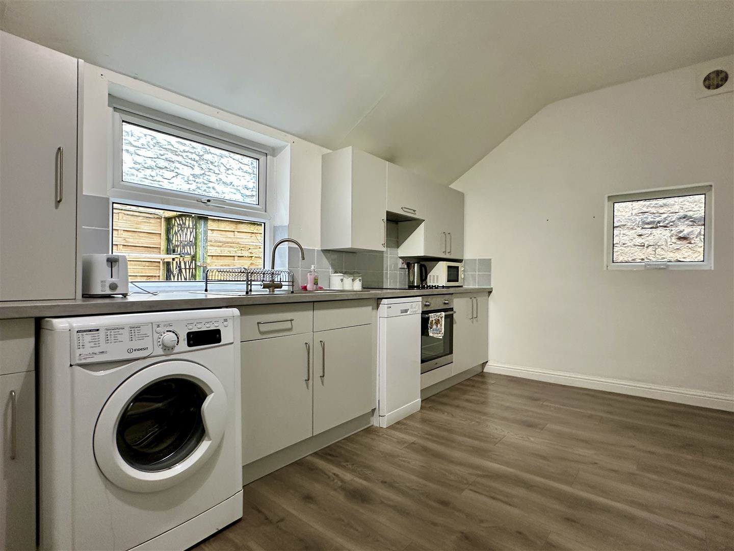 Haddon Road, Bakewell, photo 2