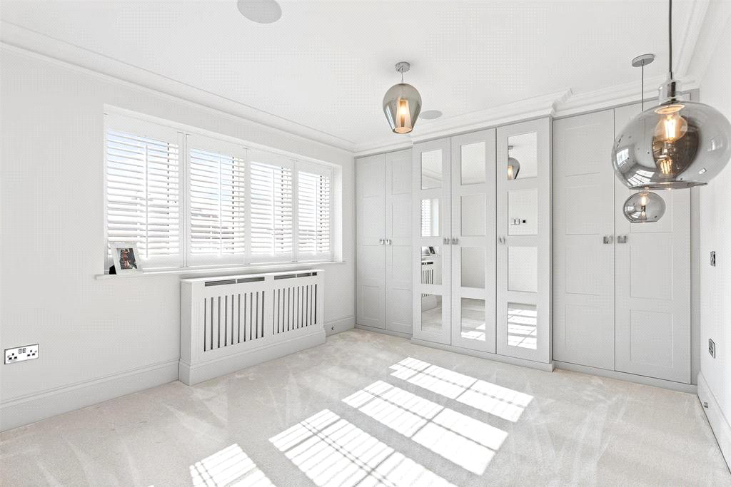 Honeypot Lane, Brentwood, Essex, CM14, photo 24