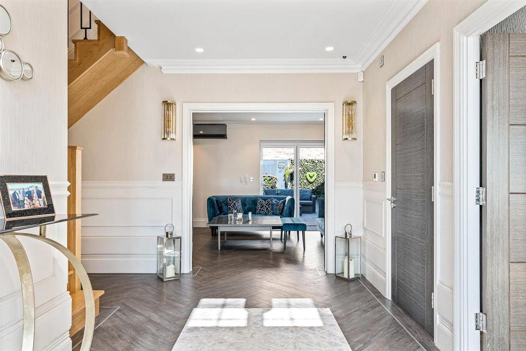 Honeypot Lane, Brentwood, Essex, CM14, photo 35