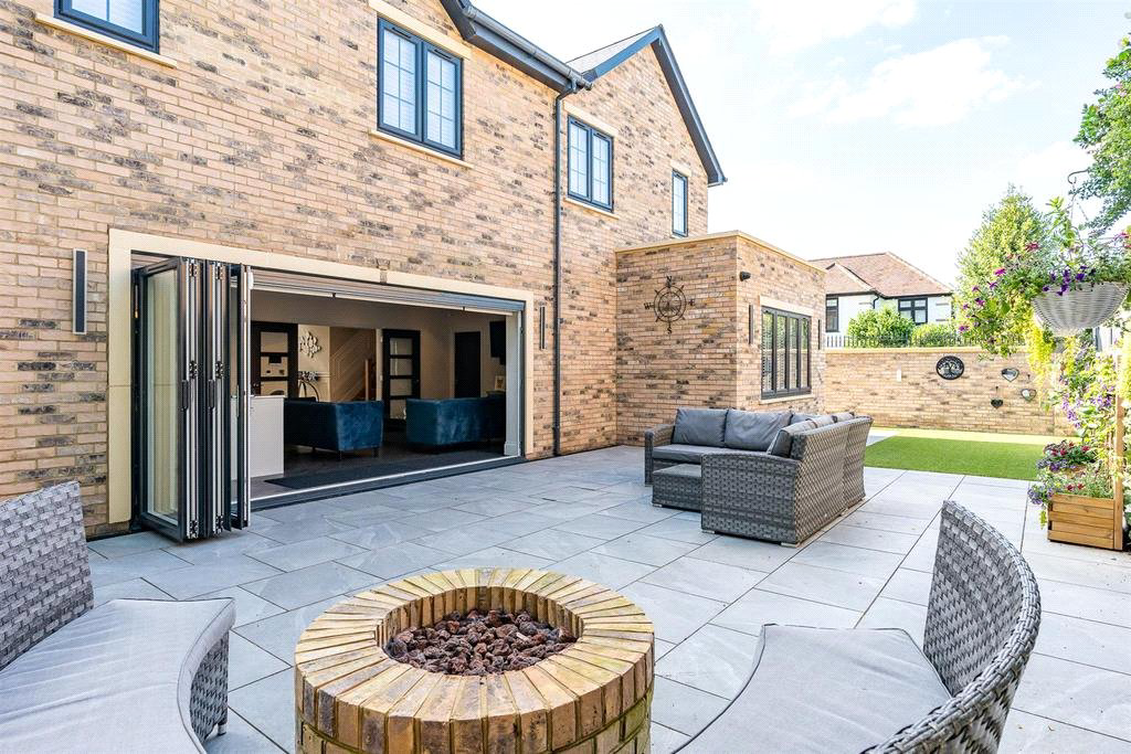 Honeypot Lane, Brentwood, Essex, CM14, photo 9