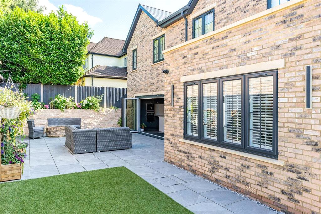 Honeypot Lane, Brentwood, Essex, CM14, photo 8