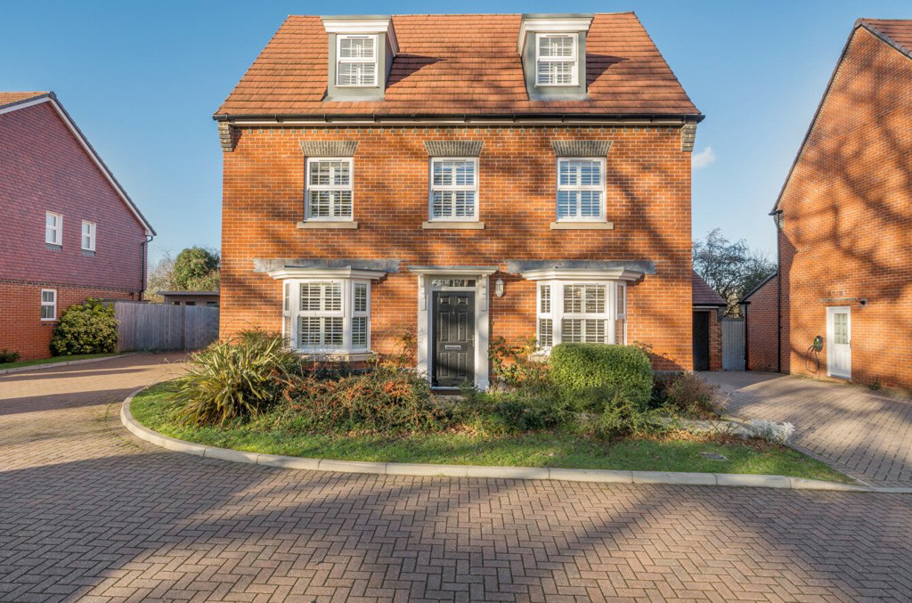 Walnut Close