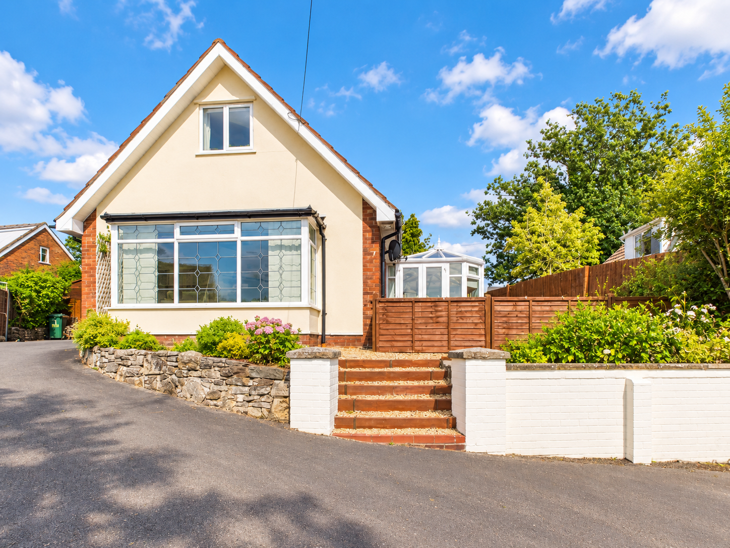 Sunlit Suburban Bungalow and Garden