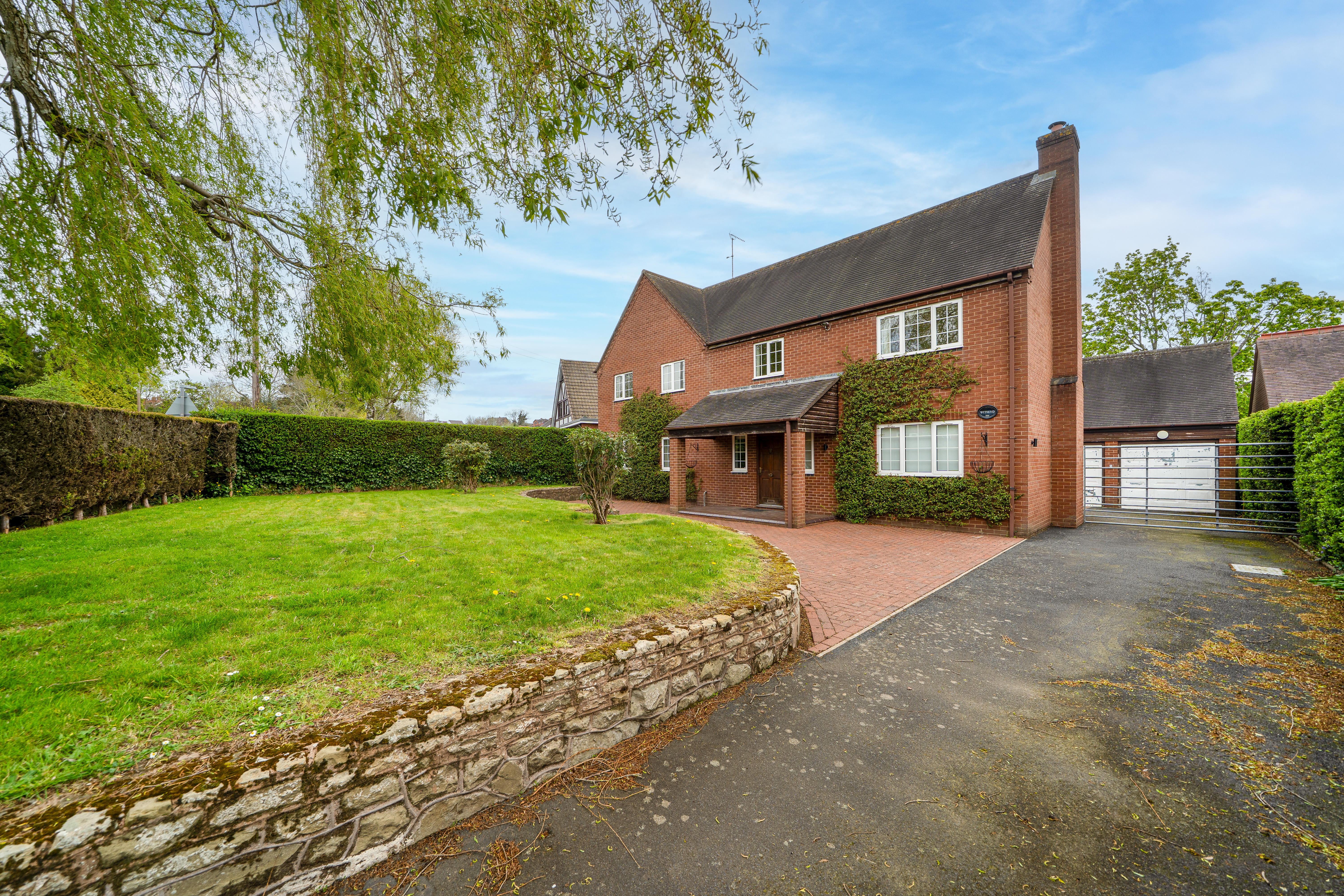 Main Road, Highley, WV16