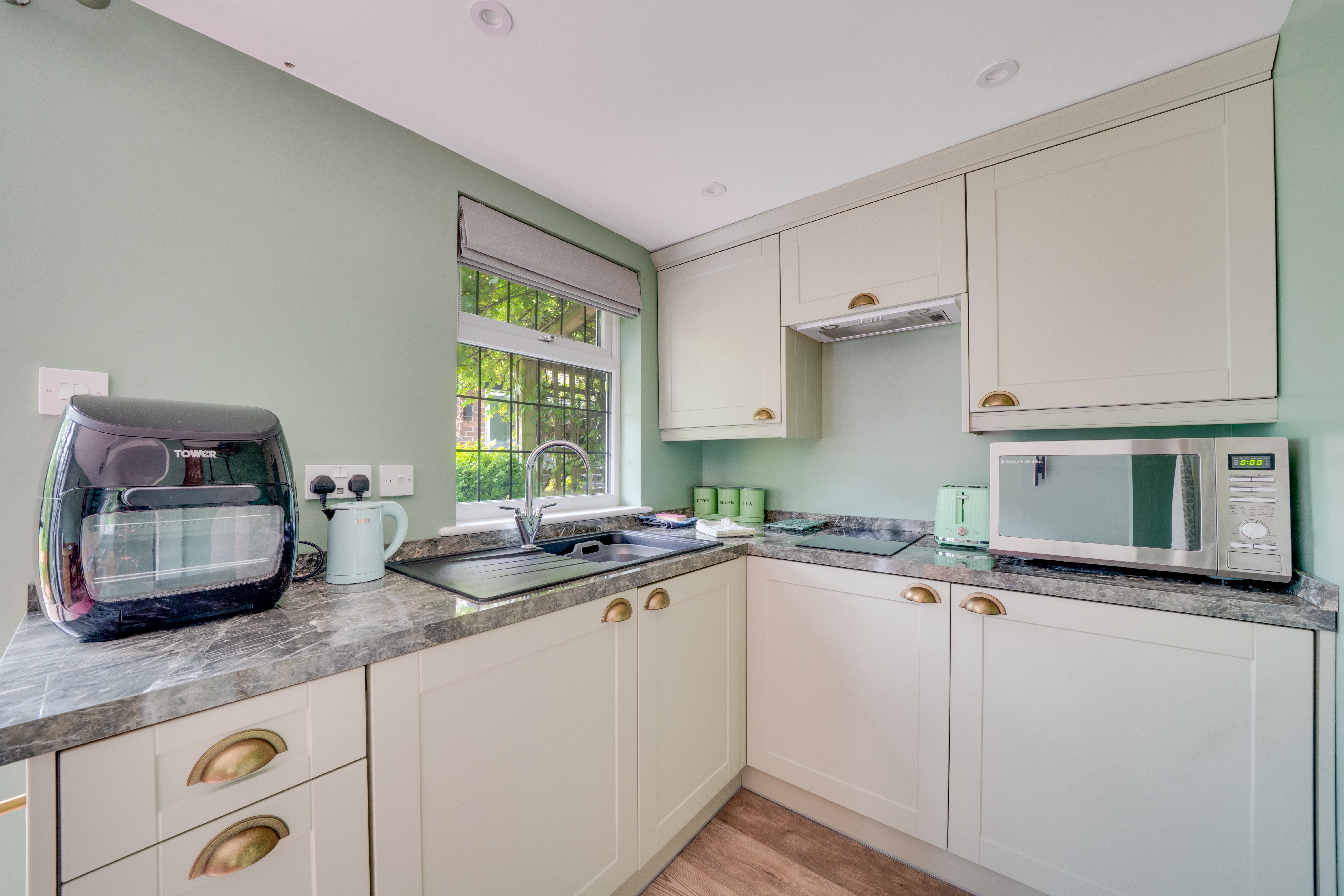 High Street, Pembridge, HR6, photo 25