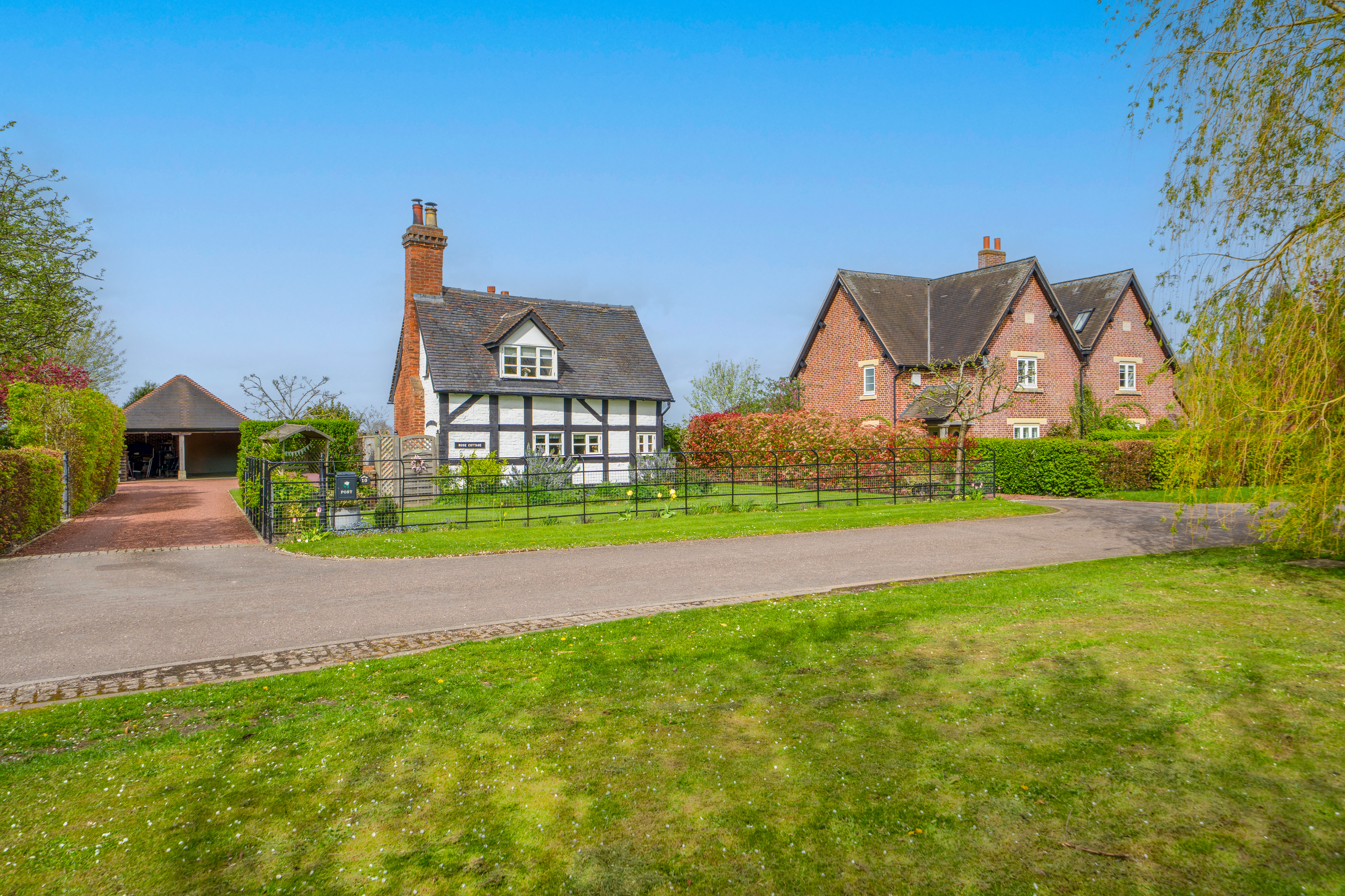 10 Snowdon Road, Burnhill Green, WV6