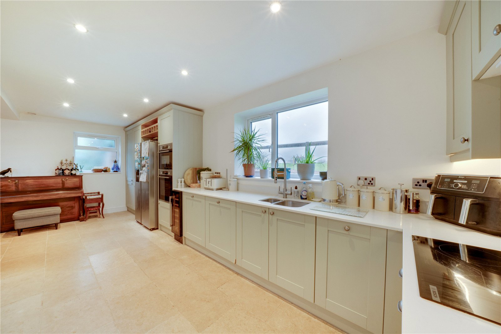 St. Dunstans Lane, Rochford, WR15, photo 33