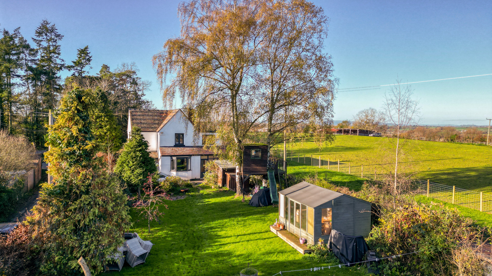 St. Dunstans Lane, Rochford, WR15, photo 21