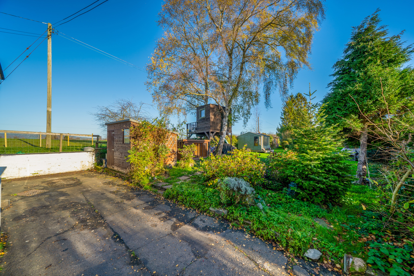 St. Dunstans Lane, Rochford, WR15, photo 14