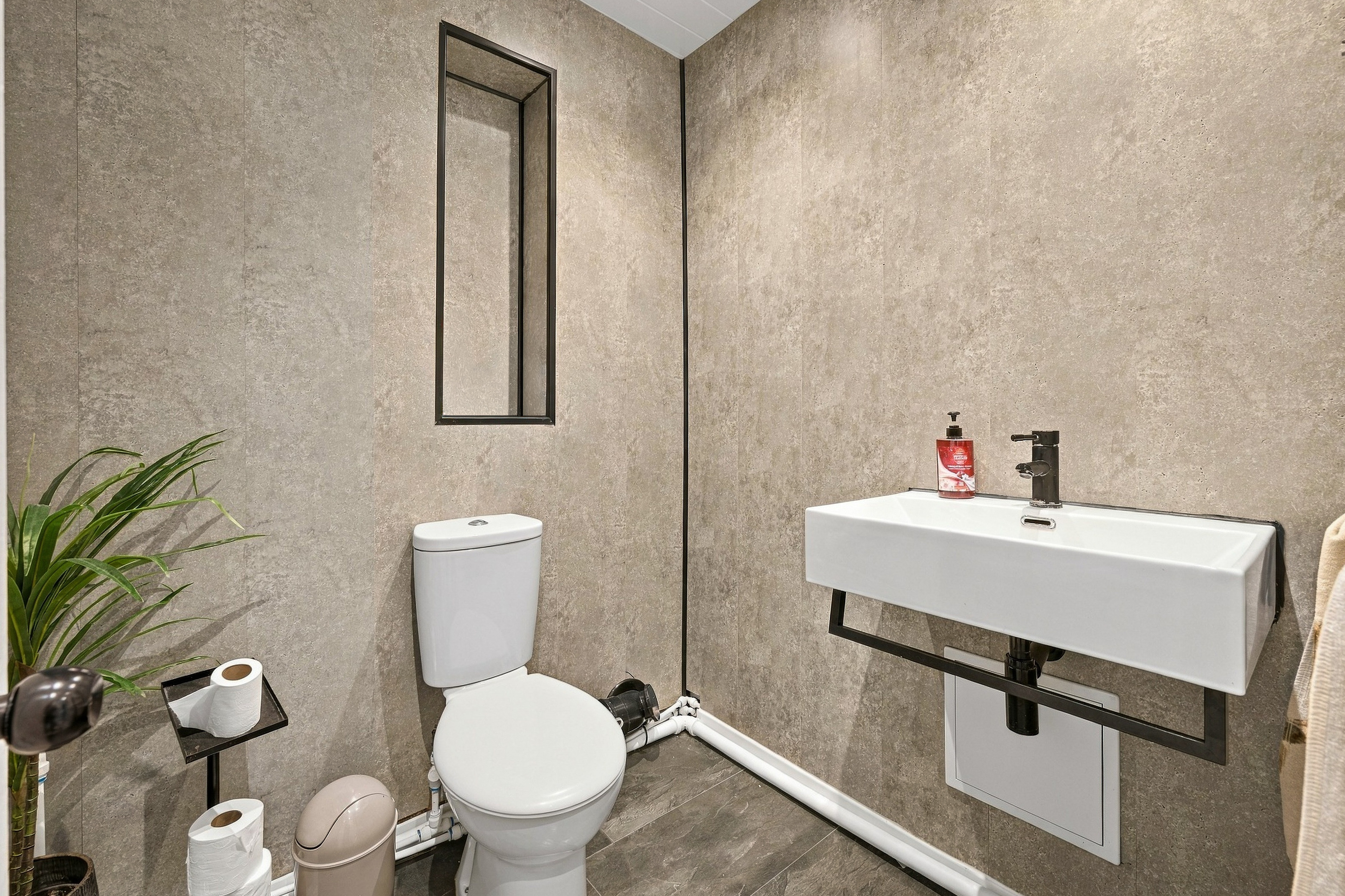 Leadon Close, Little Dawley, TF4, photo 7