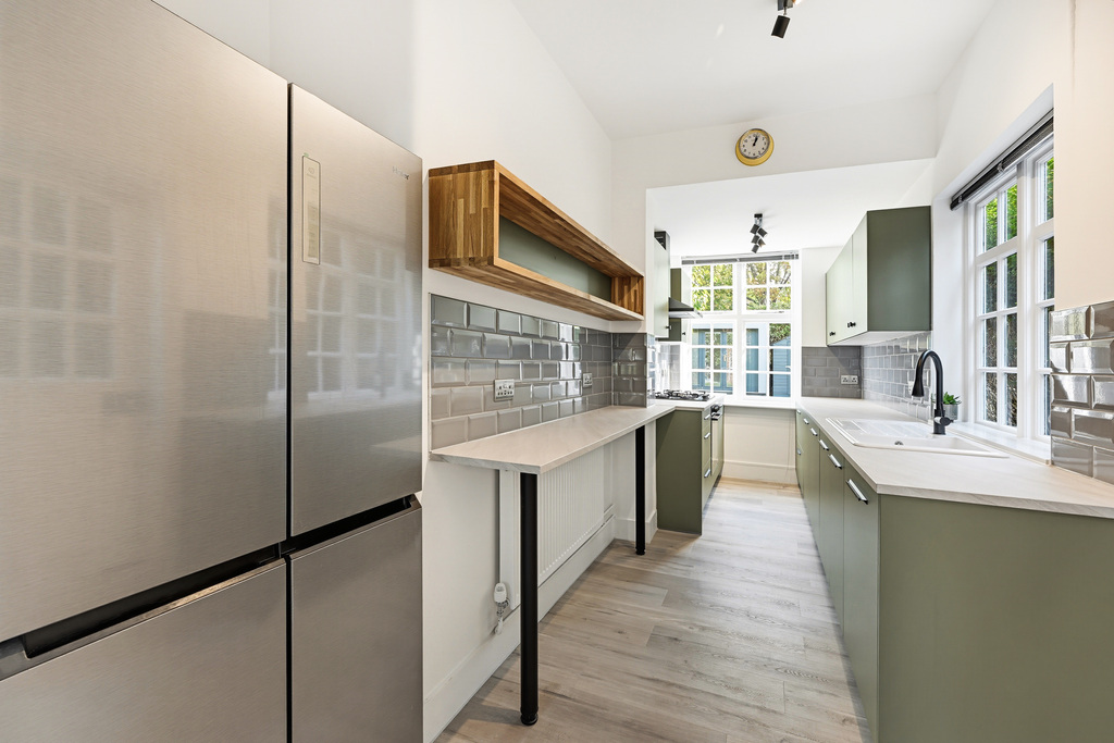 Holyoake Walk, Ealing, London, W5, photo 3