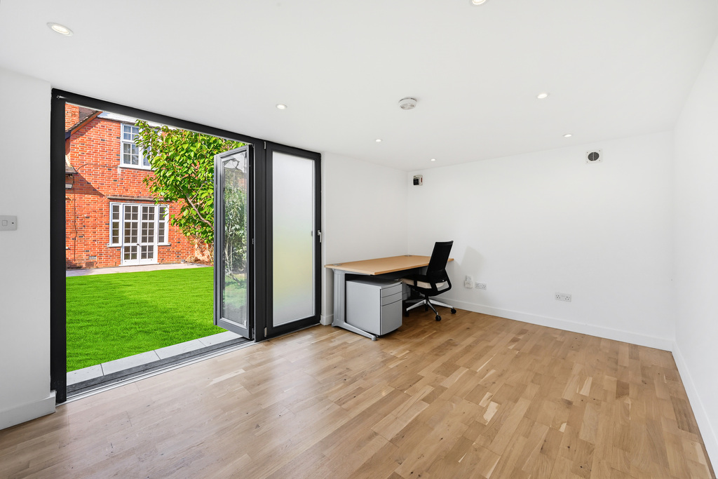Holyoake Walk, Ealing, London, W5, photo 10
