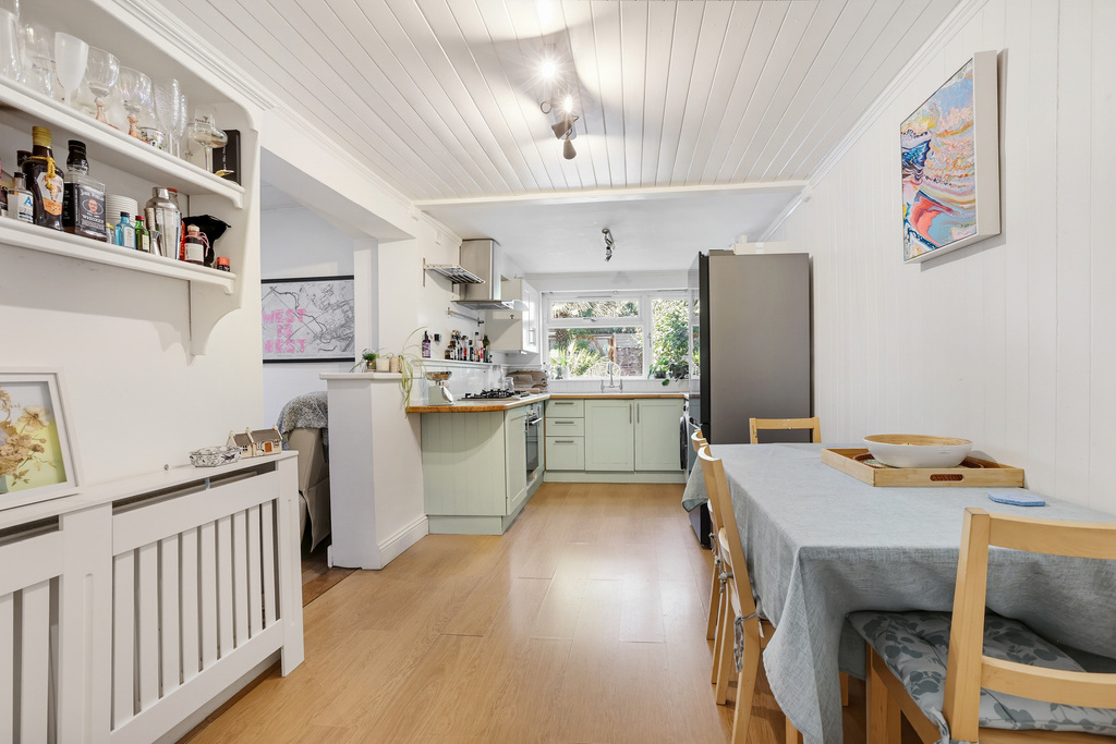 Eastbourne Road, Brentford, TW8