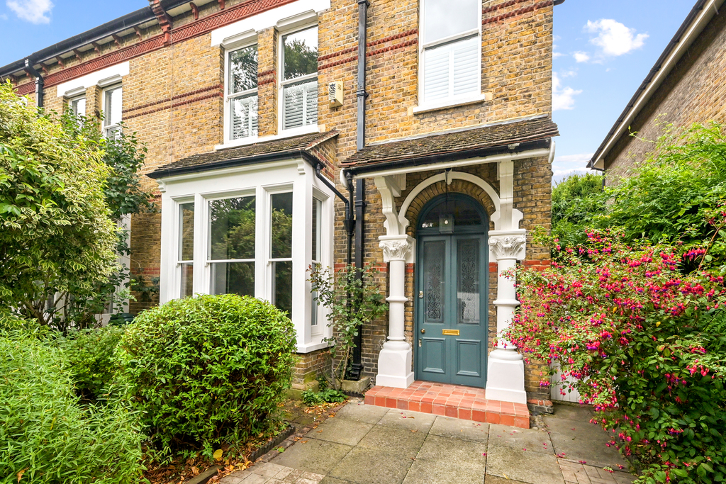 The Butts, Brentford, TW8