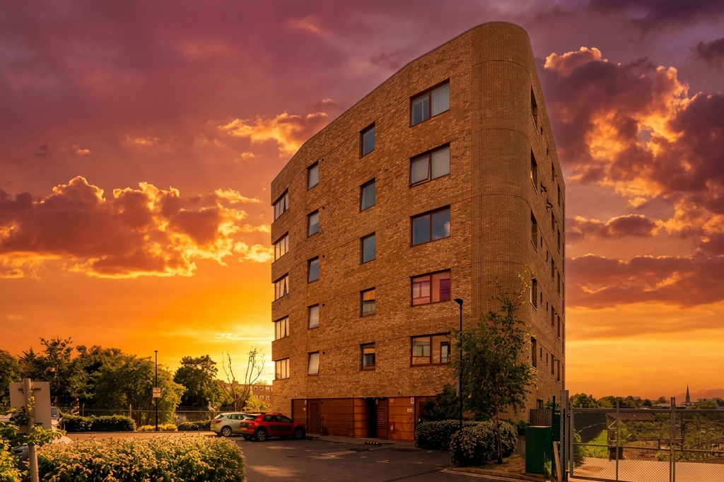 Relph Court, Kenneth Way, Ealing, London, W5, photo 2