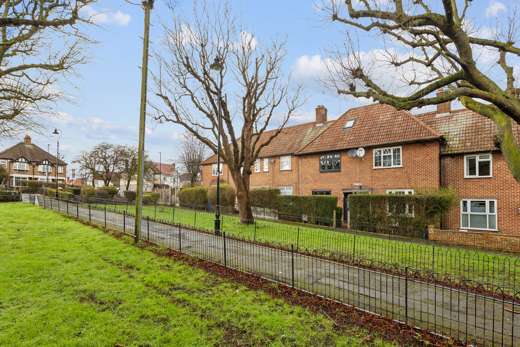 Hall Drive, Hanwell, London, W7, photo 29