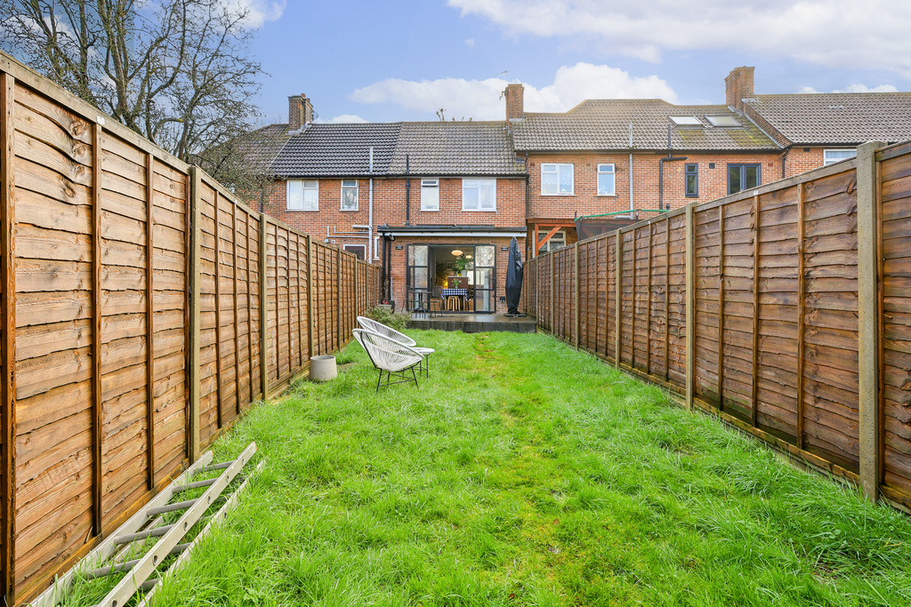 Hall Drive, Hanwell, London, W7, photo 32