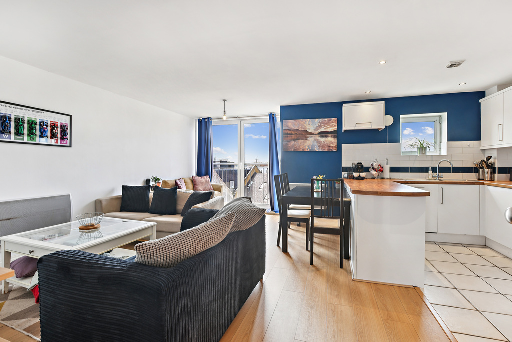 Holland Gardens, Brentford, London, TW8, photo 3