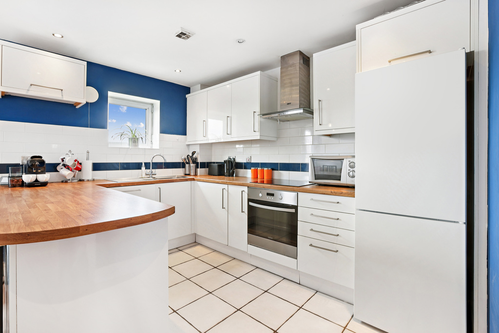 Holland Gardens, Brentford, London, TW8