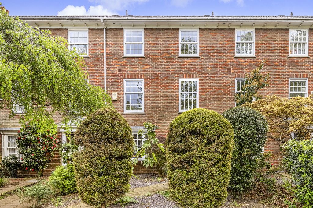 Woodville Gardens, Ealing, London, W5