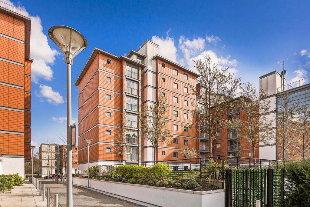 Holland Gardens, Brentford, London, TW8, photo 2