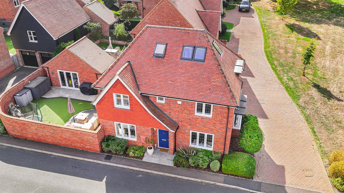 Bowlby Hill, Harlow