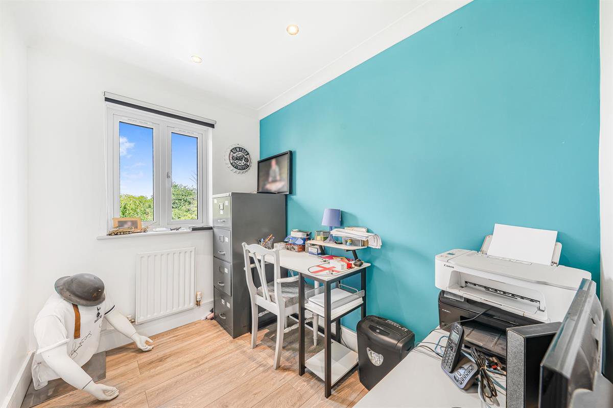 Bentley Drive, Harlow, photo 23