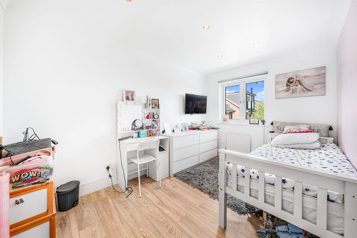 Bentley Drive, Harlow, photo 22