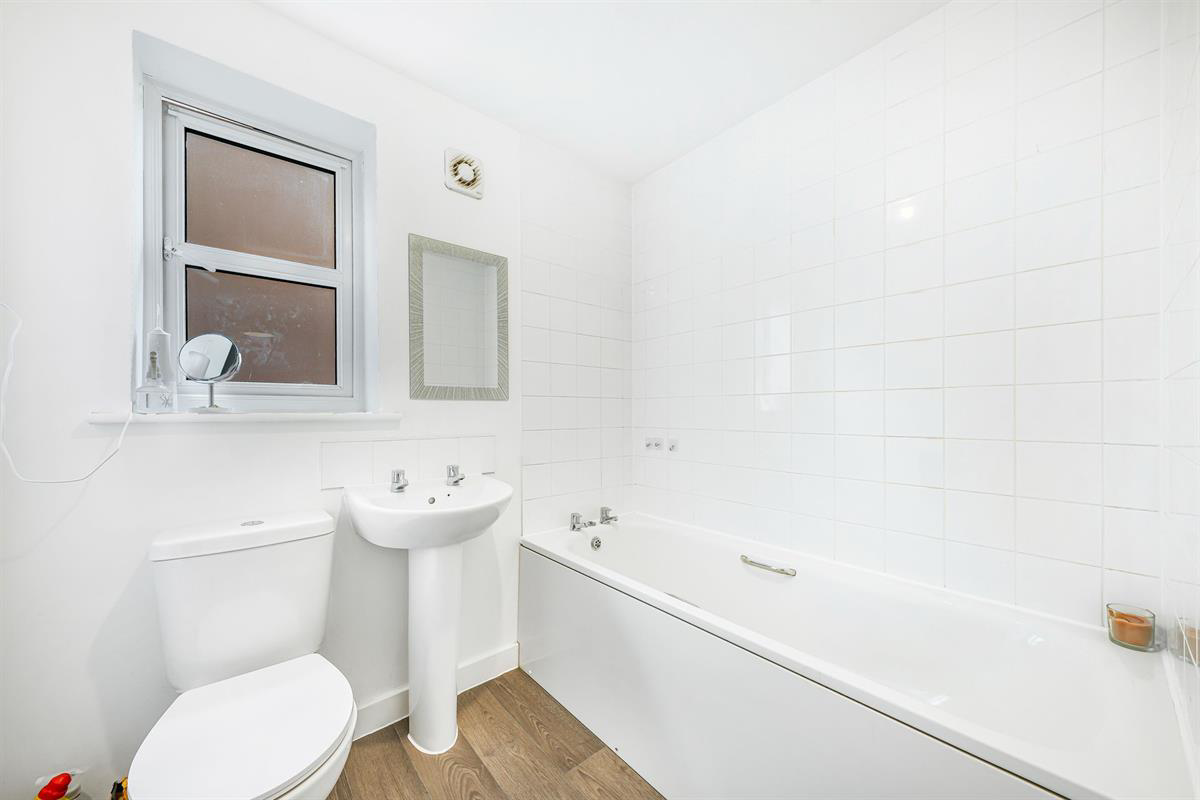 Ambrose Close, Bishop's Stortford, photo 20