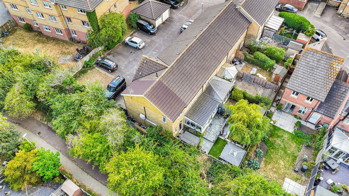 Bentley Drive, Harlow, photo 35