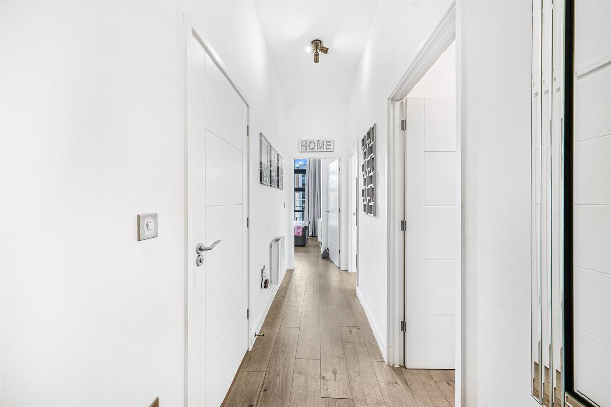 Flat , Edinburgh House, Harlow, photo 12