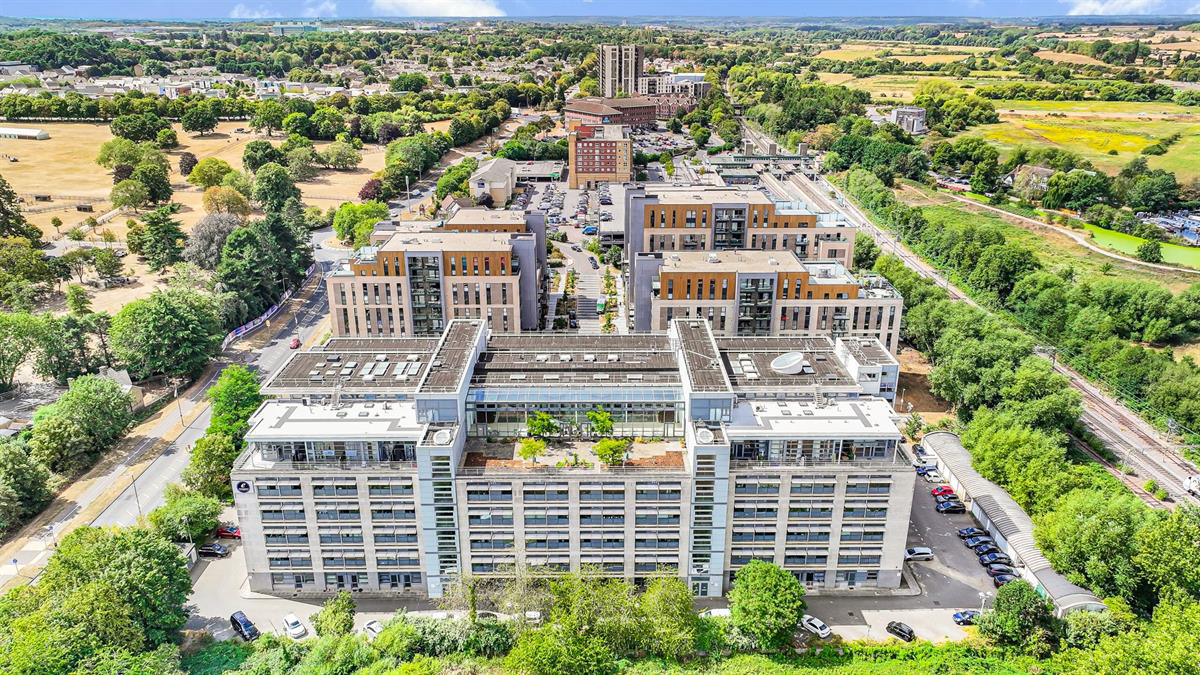 Flat , Edinburgh House, Harlow