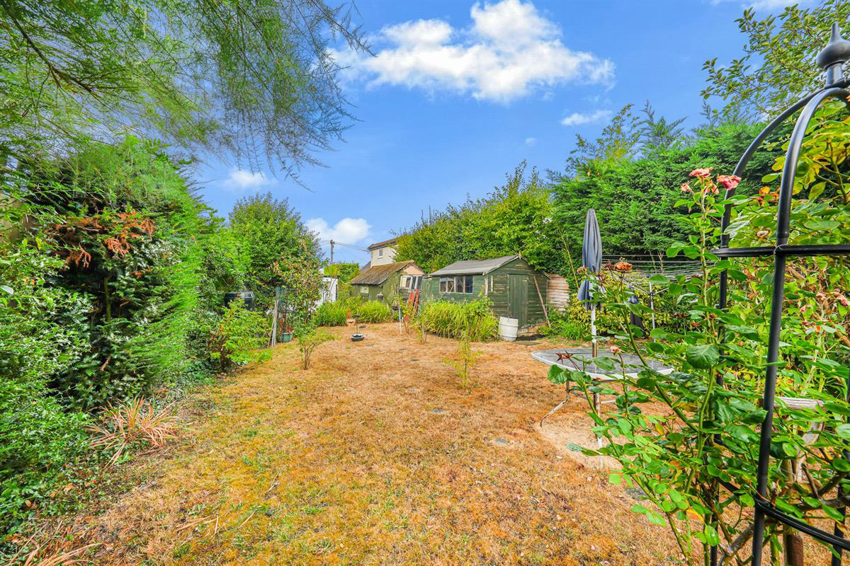 Barn Hill, Roydon, Harlow, photo 19