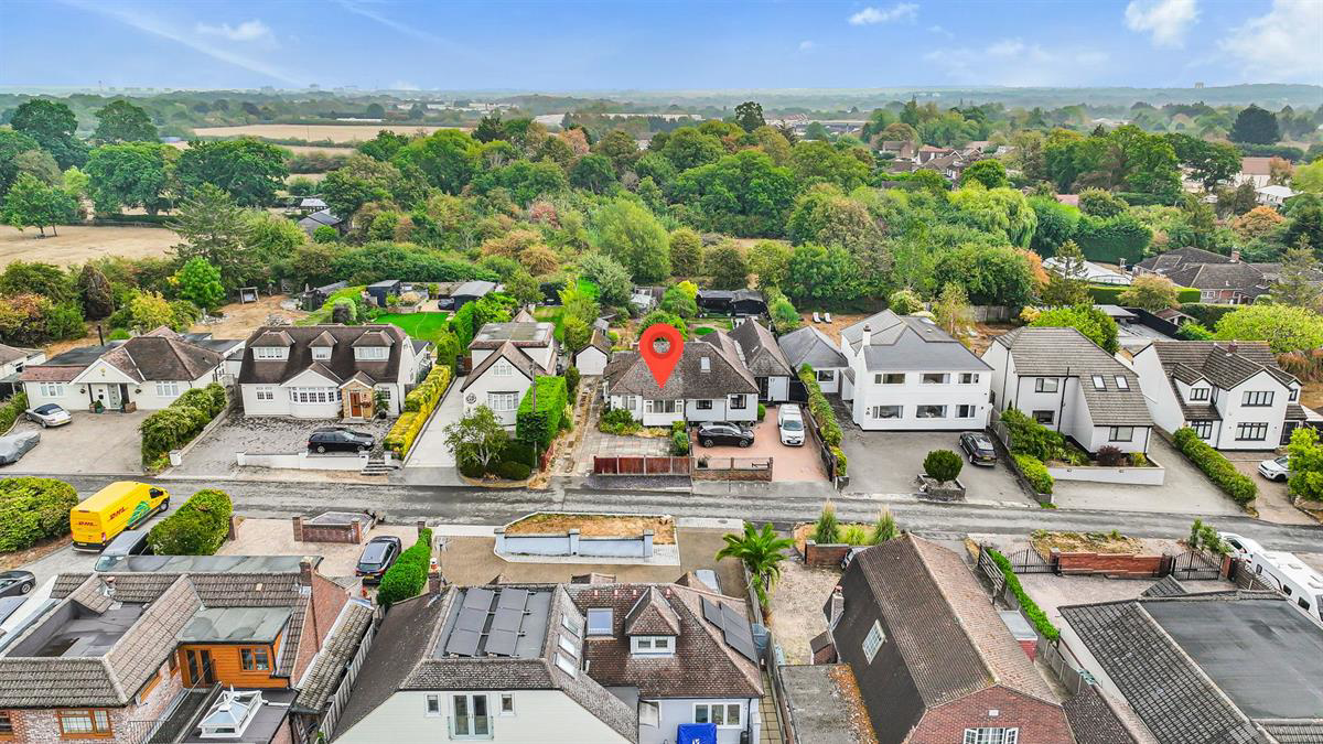 Barn Hill, Roydon, Harlow, photo 2