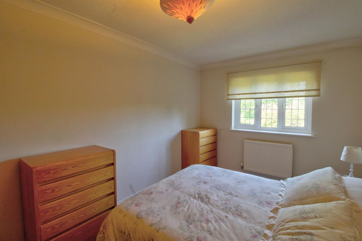 Bakery Close, Roydon, Harlow, photo 13