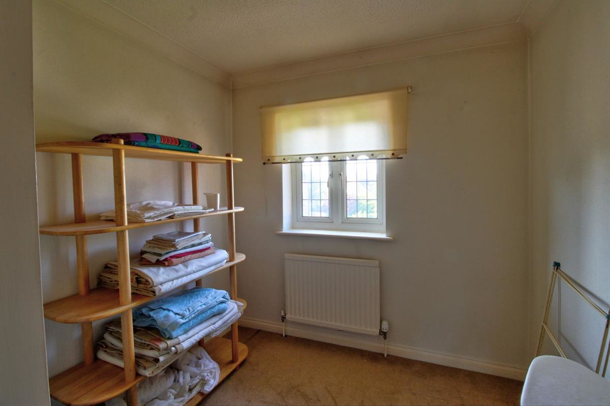 Bakery Close, Roydon, Harlow, photo 19