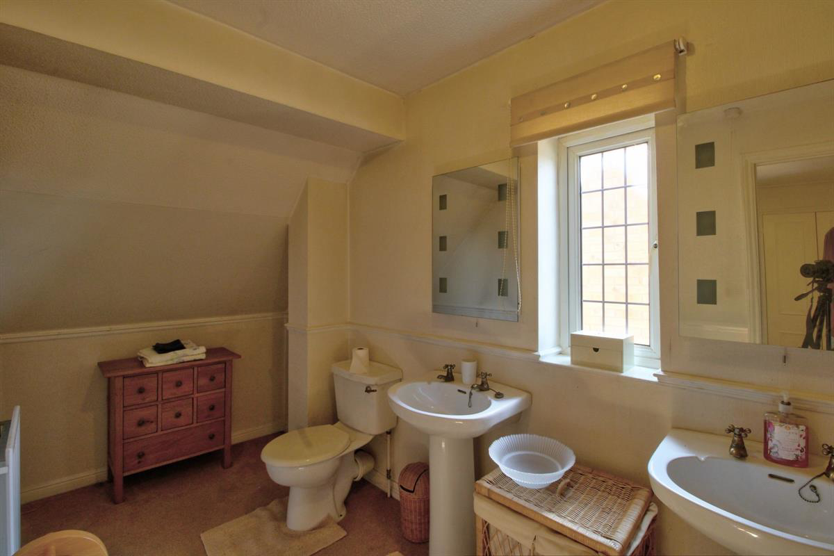 Bakery Close, Roydon, Harlow, photo 22