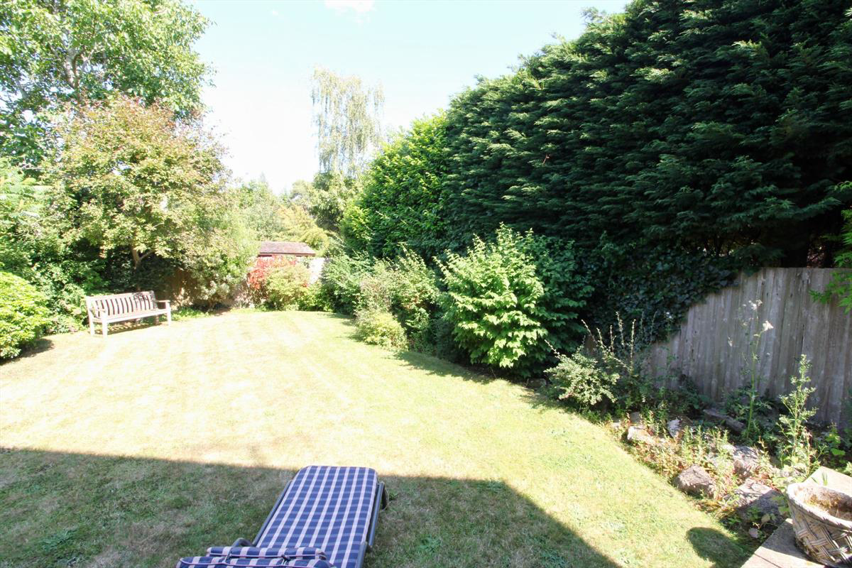 Bakery Close, Roydon, Harlow, photo 23