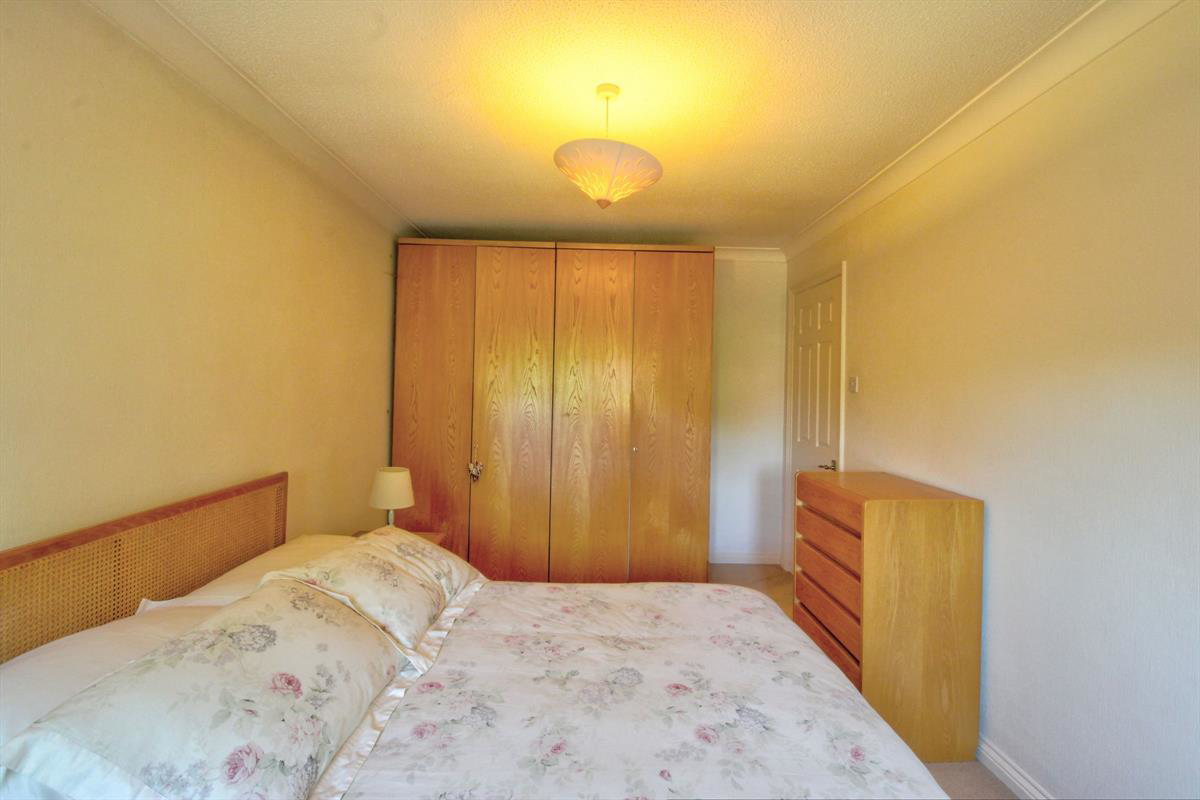 Bakery Close, Roydon, Harlow, photo 15