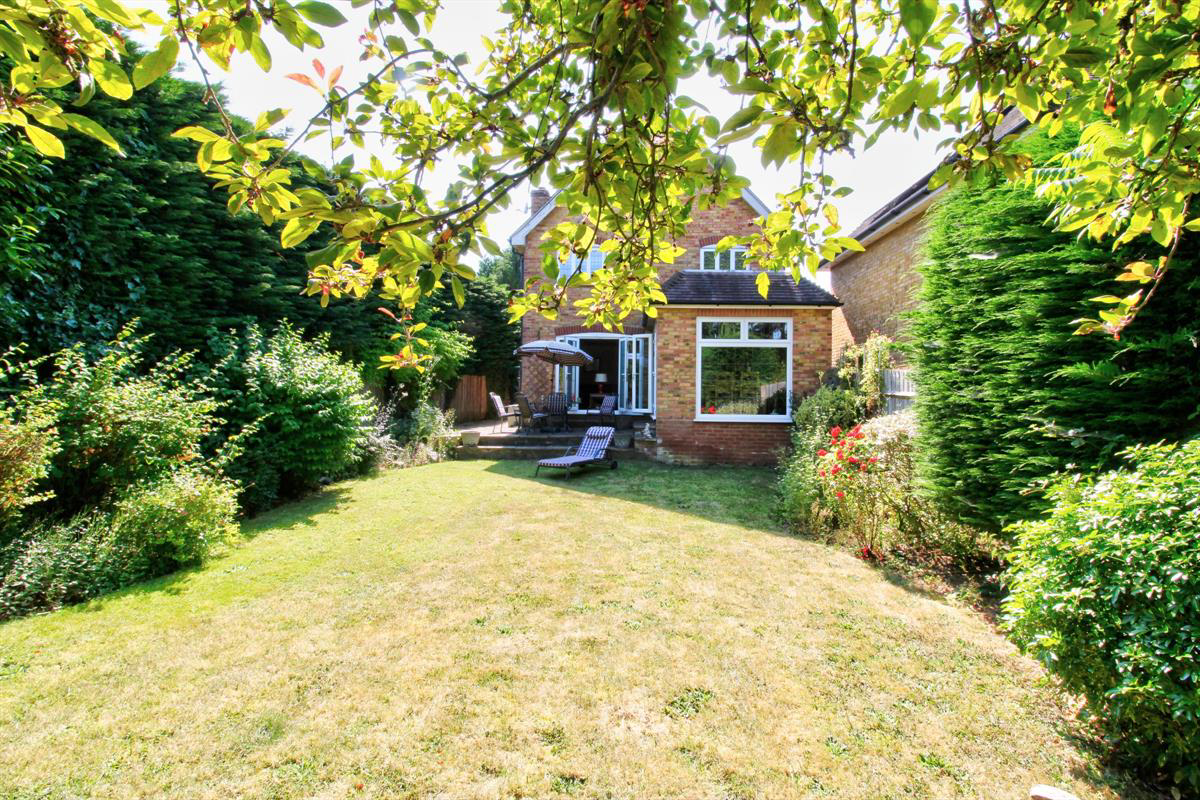 Bakery Close, Roydon, Harlow, photo 24