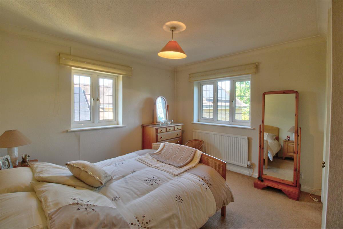 Bakery Close, Roydon, Harlow, photo 12