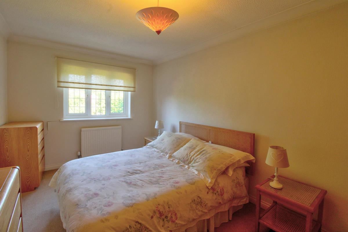 Bakery Close, Roydon, Harlow, photo 16