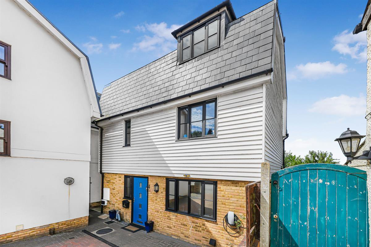 Hall Cottage, Harlow Road, Harlow, photo 40
