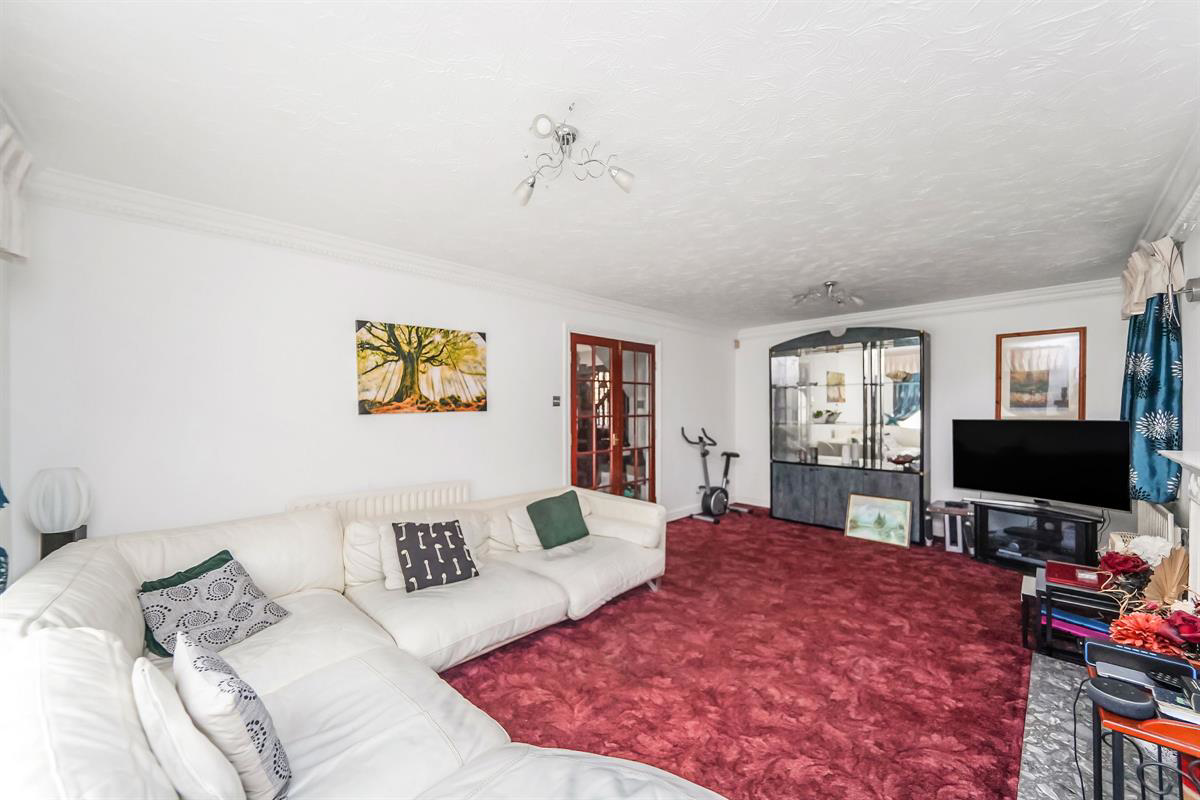 Hampton Gardens, Sawbridgeworth, photo 6